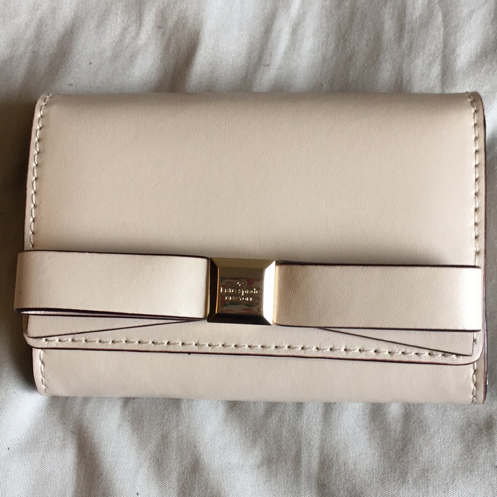 NWT Kate spade bow wallet